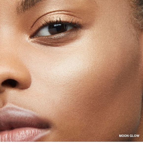 Bobbi Brown Highlighting Powder - Picture 13 of 16